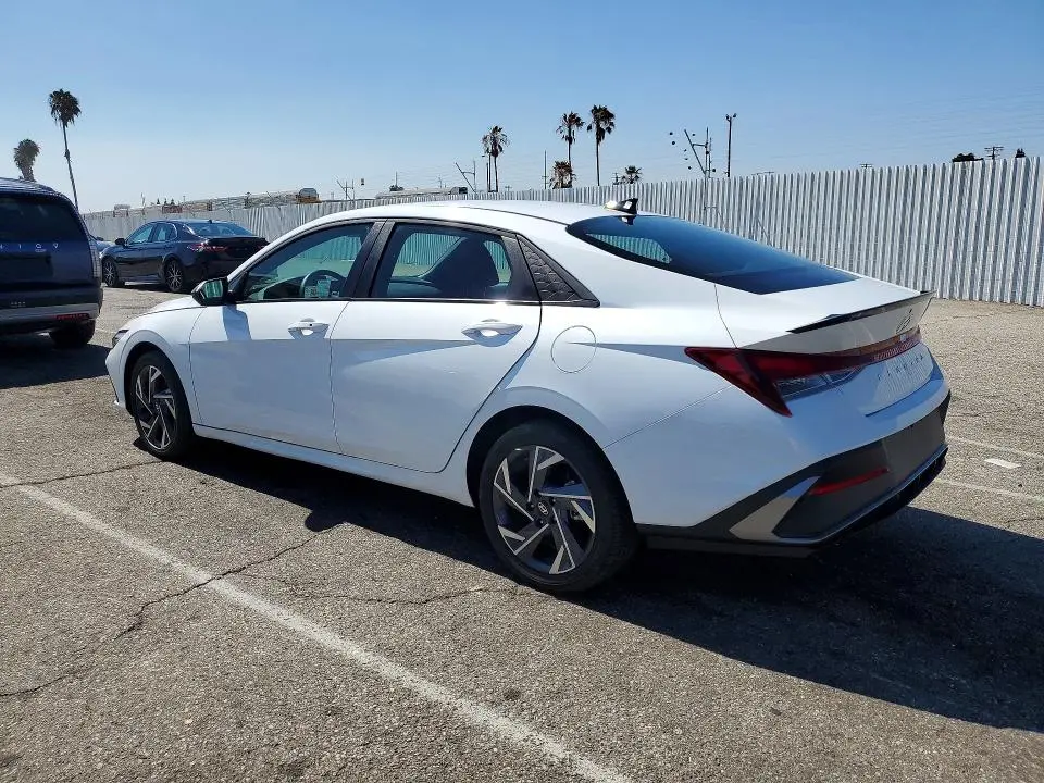 2025 HYUNDAI ELANTRA SEL SPORT  
