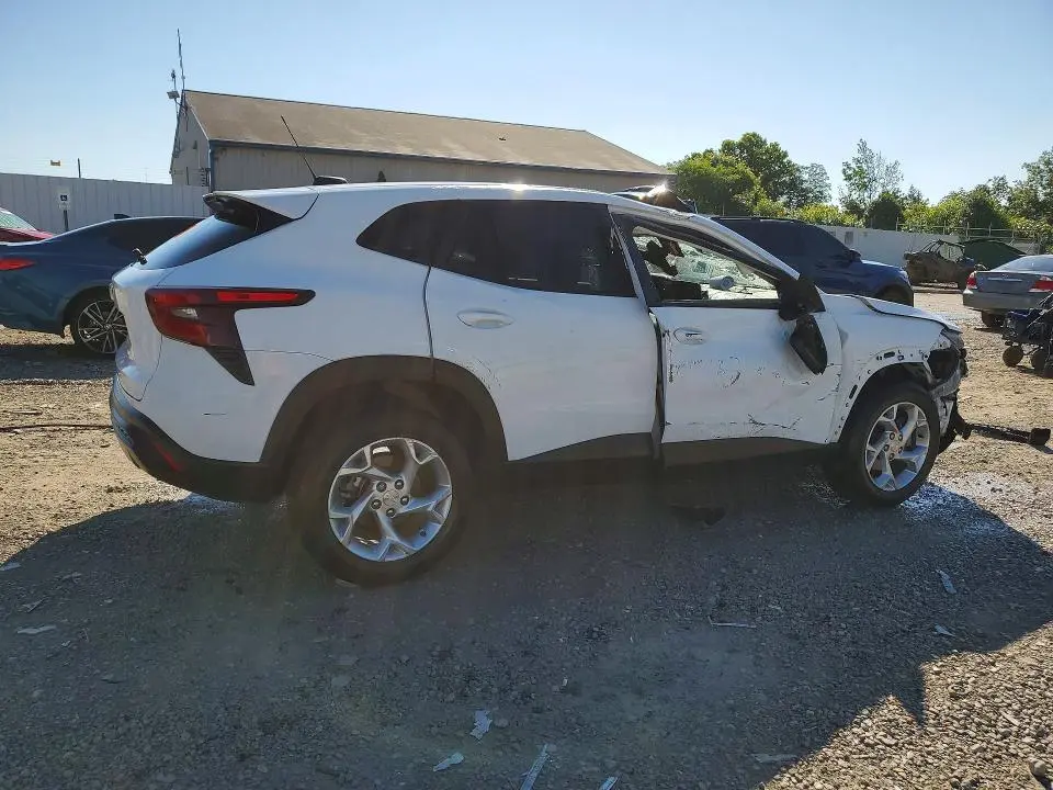 2024 CHEVROLET TRAX LS  