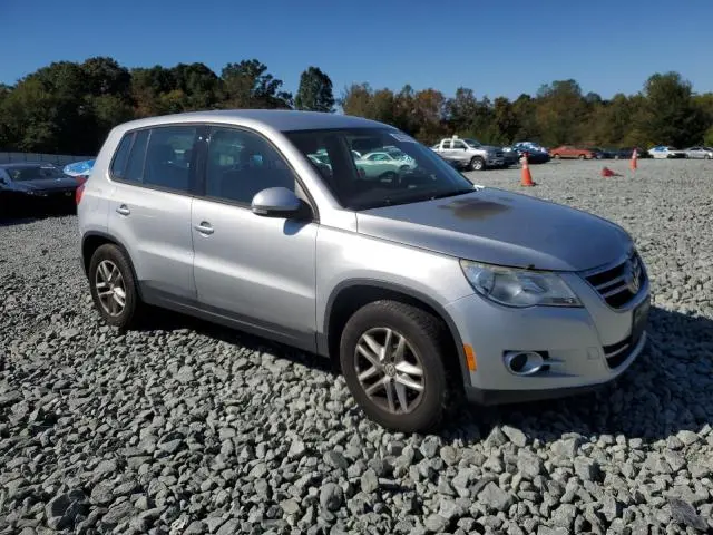 2011 VOLKSWAGEN TIGUAN S  