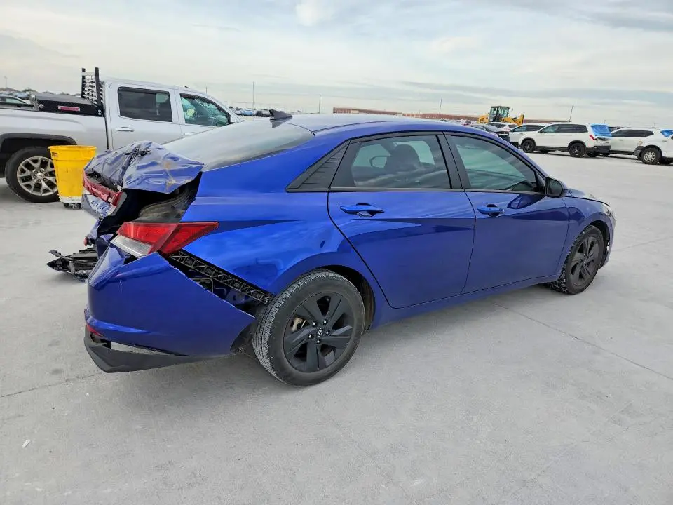 2021 HYUNDAI ELANTRA SEL  