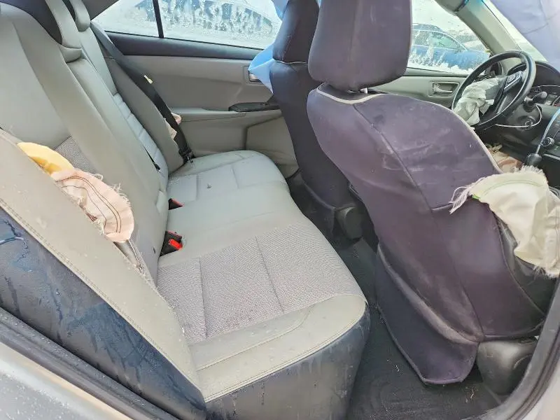 2016 TOYOTA CAMRY SE  
