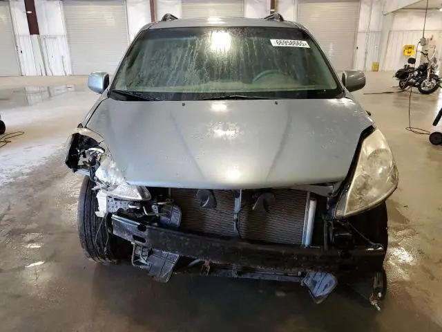 2010 TOYOTA SIENNA XLE  