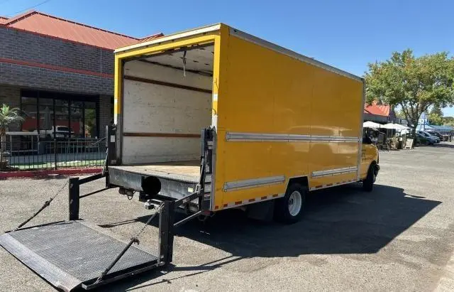 2015 GMC SAVANA CUTAWAY G3500  