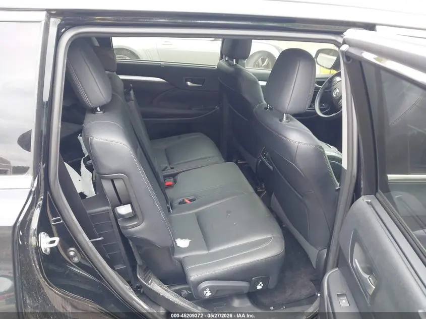 2016 TOYOTA HIGHLANDER XLE V6