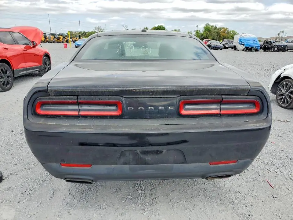 2016 DODGE CHALLENGER SXT  