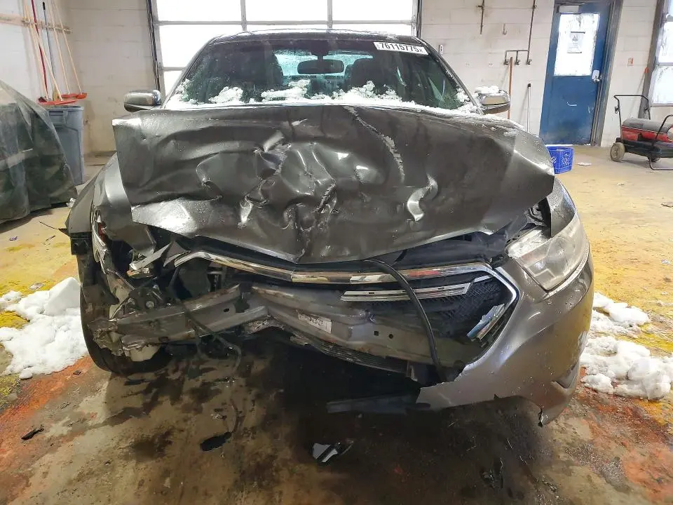 2015 FORD TAURUS LIMITED  