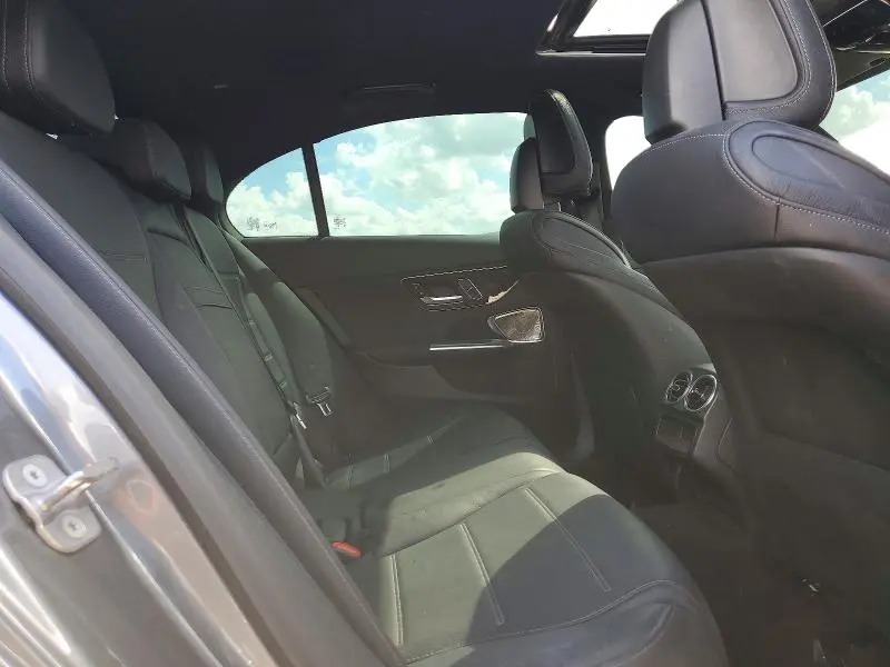 2024 MERCEDES-BENZ C 300  