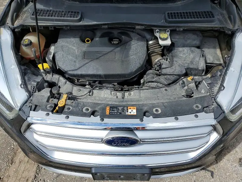 2017 FORD ESCAPE SE  
