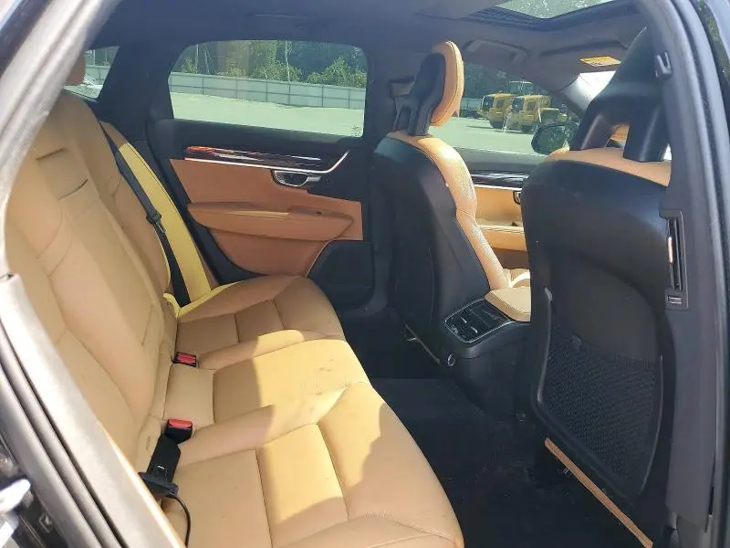 2017 VOLVO S90 T6 MOMENTUM  
