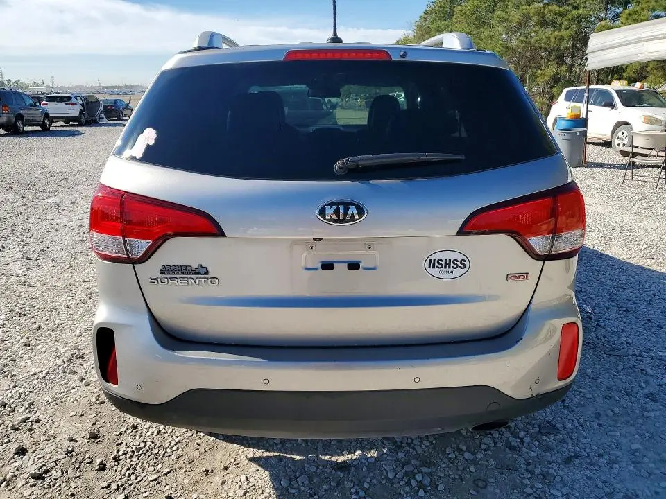 2015 KIA SORENTO LX  
