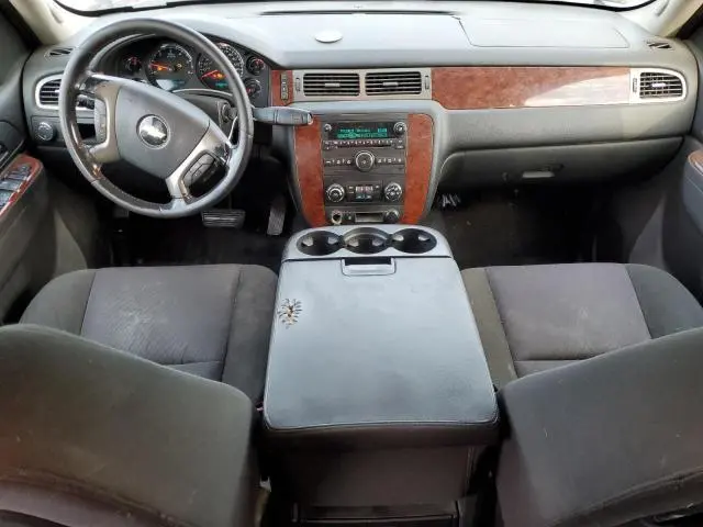 2011 CHEVROLET SUBURBAN C1500 LS  