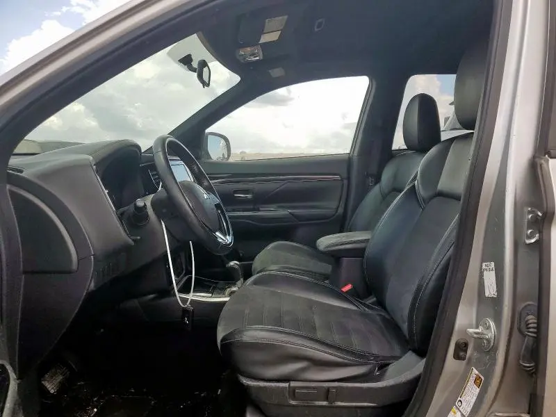 2019 MITSUBISHI OUTLANDER SE  