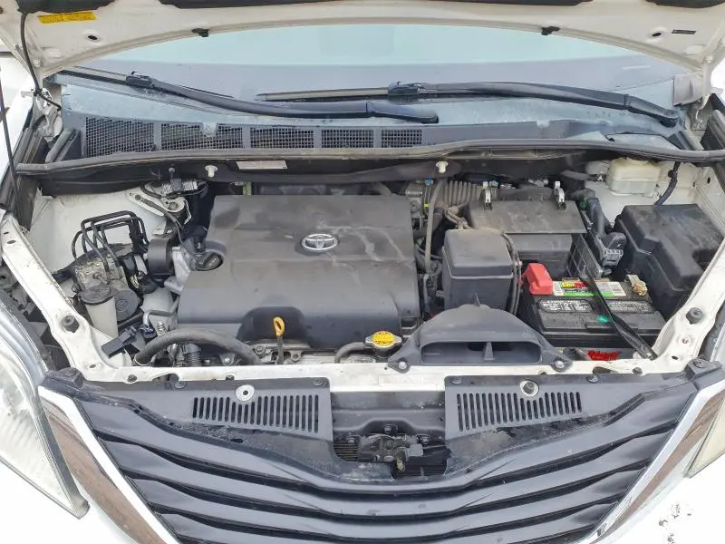 2014 TOYOTA SIENNA   