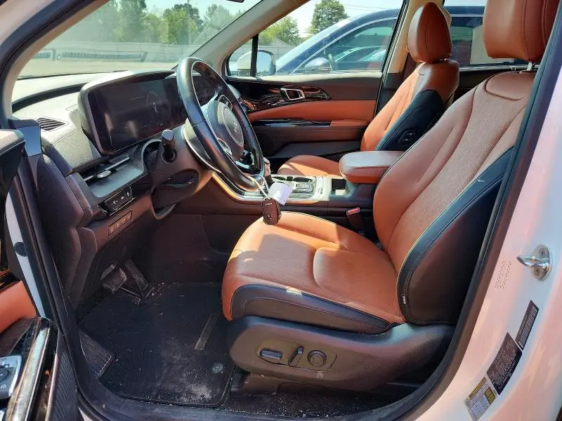 2023 KIA CARNIVAL SX  