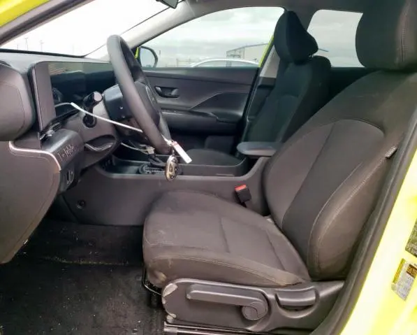 2024 HYUNDAI KONA SE  