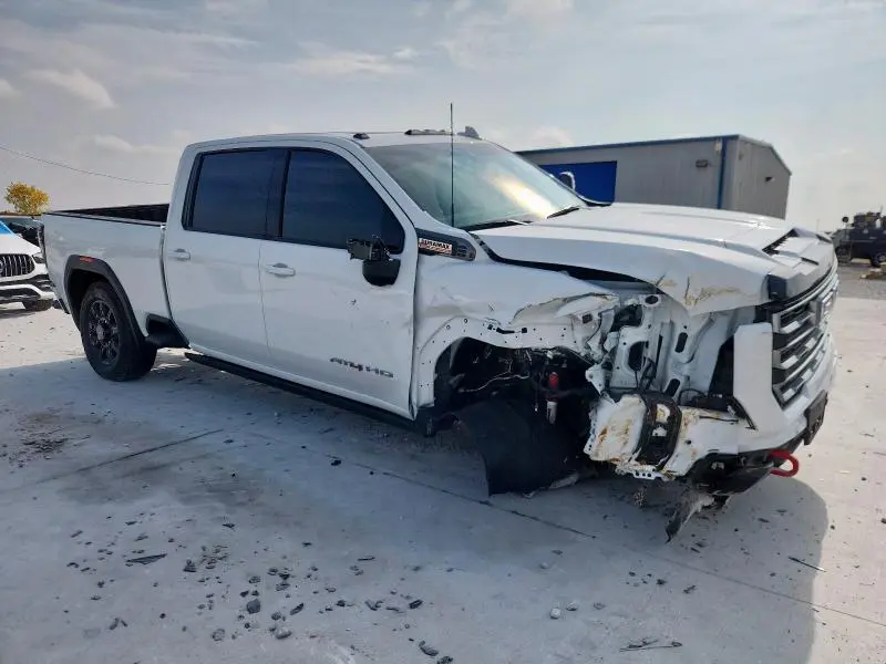 2025 GMC SIERRA K2500 AT4  