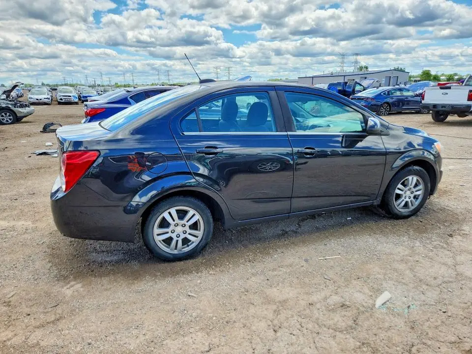 2015 CHEVROLET SONIC LT  