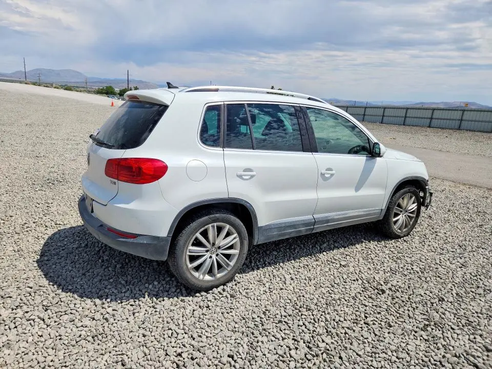 2016 VOLKSWAGEN TIGUAN S  