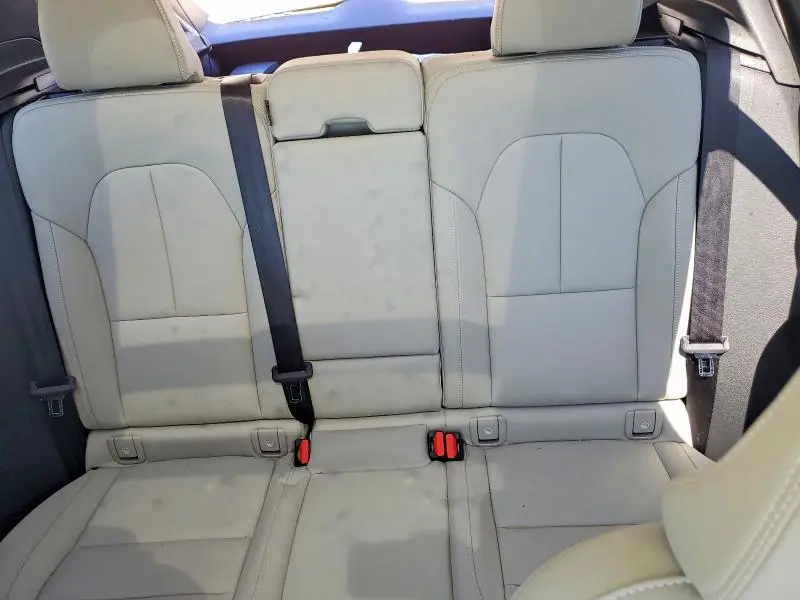 2025 VOLVO XC40 PLUS  