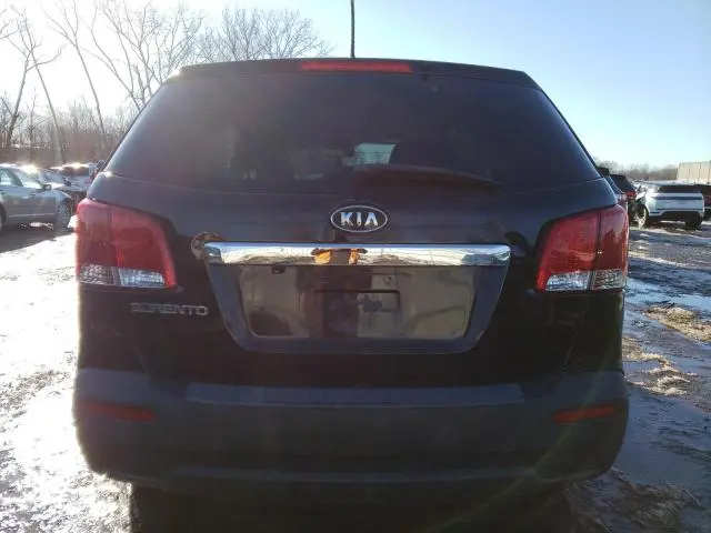 2013 KIA SORENTO LX  