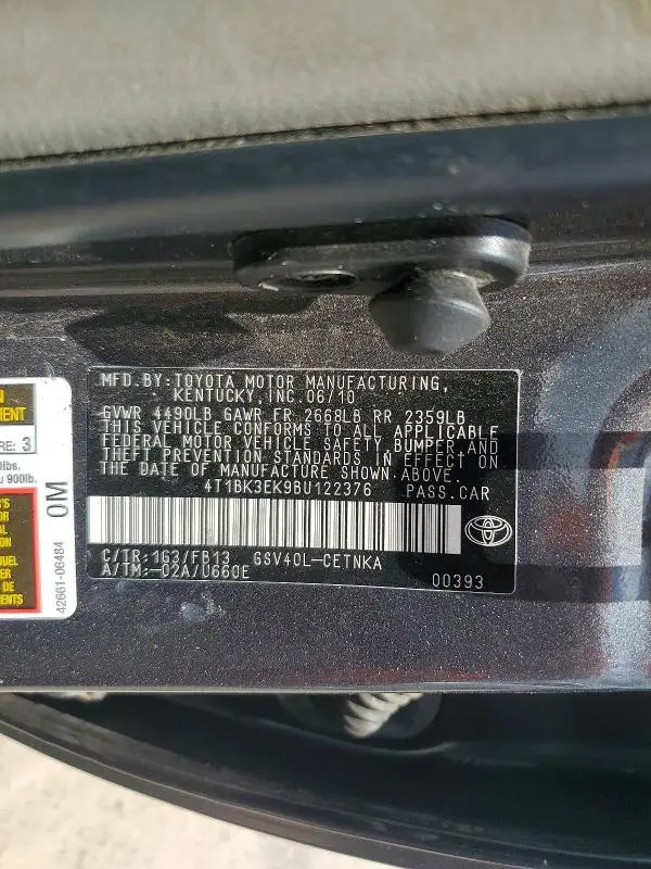 2011 TOYOTA CAMRY LE V6  