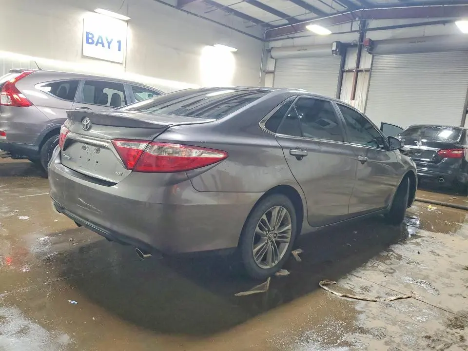 2017 TOYOTA CAMRY SE  