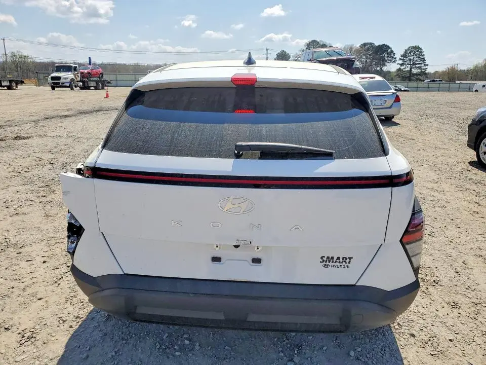 2026 HYUNDAI KONA SE  