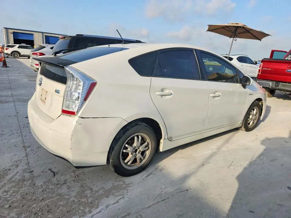 2010 TOYOTA PRIUS II  