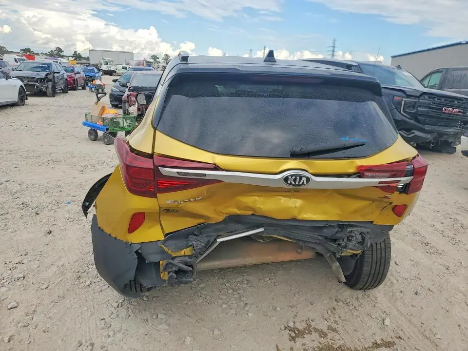 2021 KIA SELTOS S  