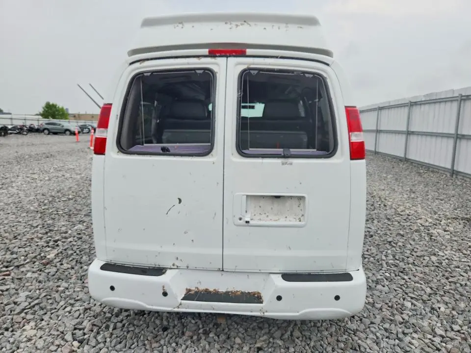 2017 GMC SAVANA   