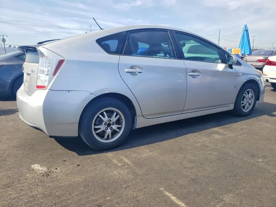 2010 TOYOTA PRIUS II  