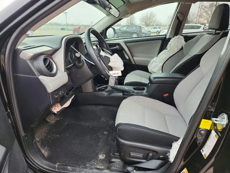 2018 TOYOTA RAV4 XLE  