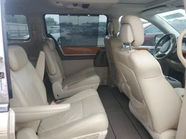 2010 CHRYSLER TOWN & COUNTRY LIMITED  