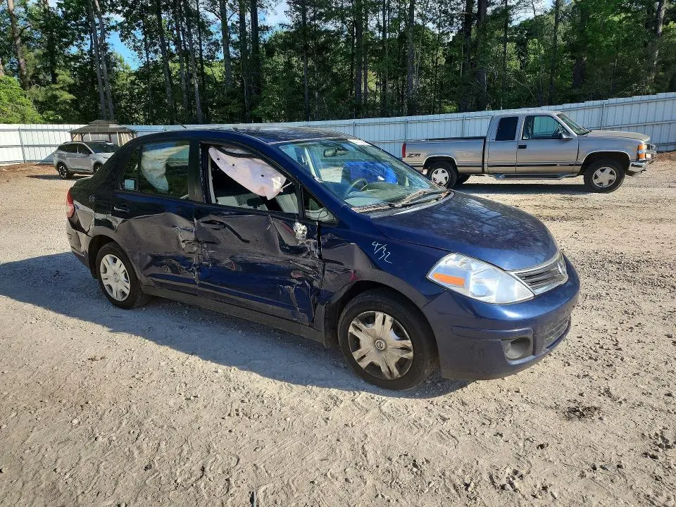 2011 NISSAN VERSA 1.8 S  
