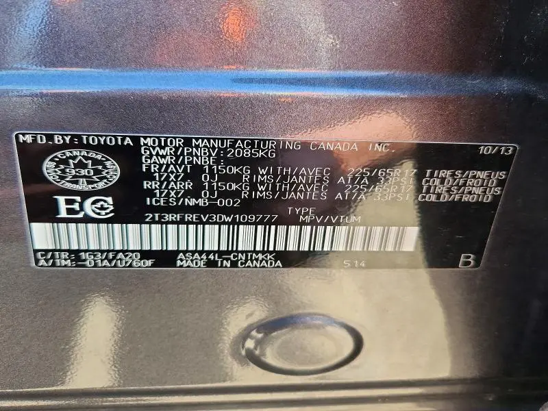 2013 TOYOTA RAV4 XLE  