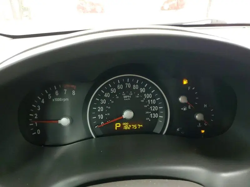 2012 KIA SEDONA LX  