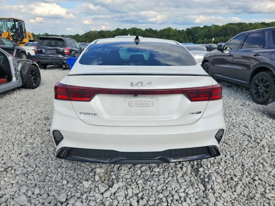 2023 KIA FORTE GT LINE  