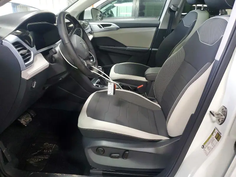2025 VOLKSWAGEN TAOS SE  