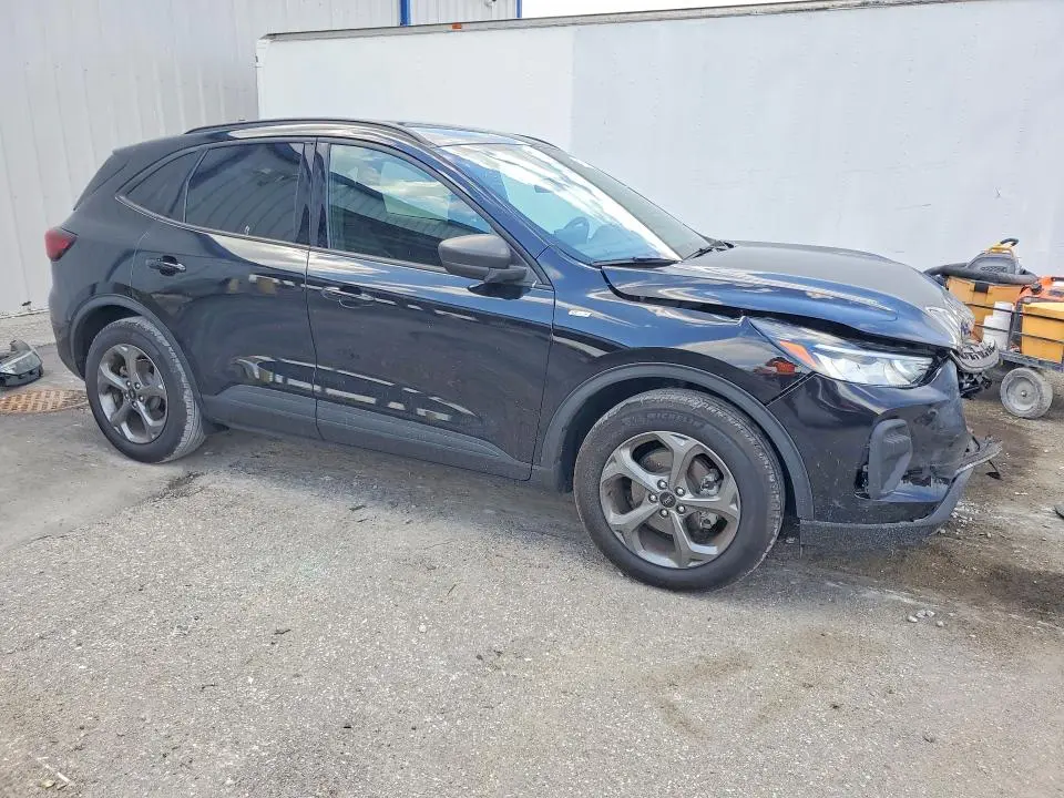 2025 FORD ESCAPE ST LINE  