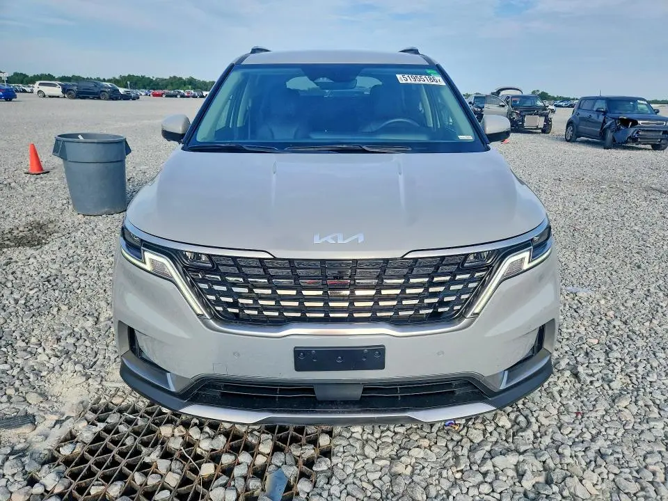 2023 KIA CARNIVAL SX  