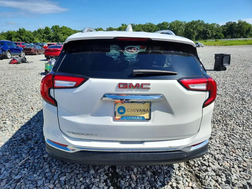 2024 GMC TERRAIN SLT  