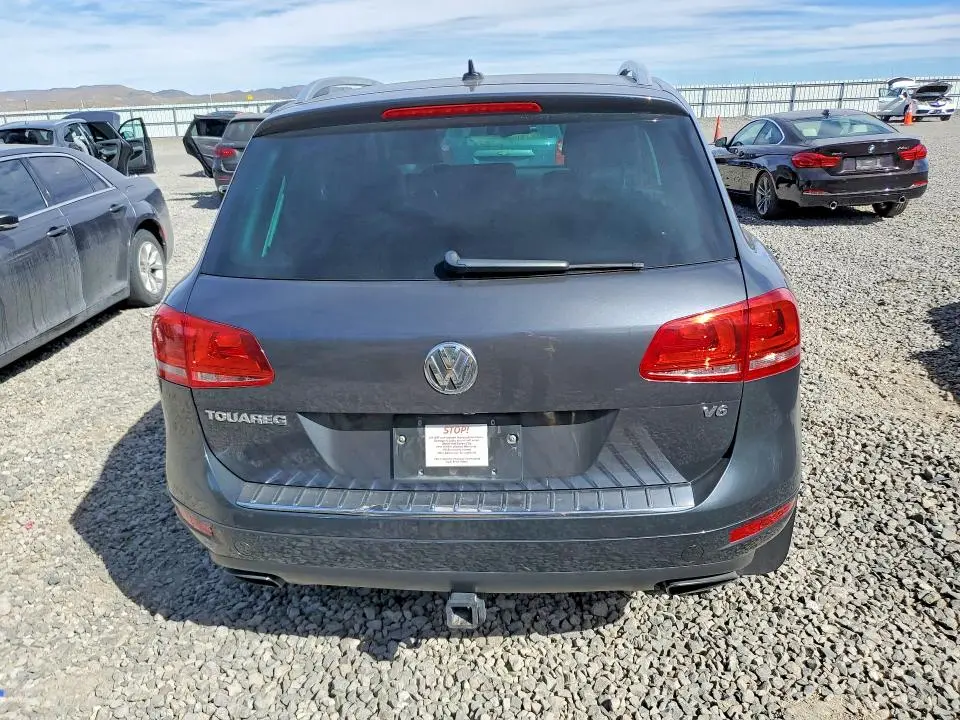 2014 VOLKSWAGEN TOUAREG V6  