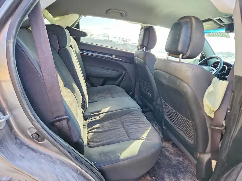 2011 KIA SORENTO BASE  