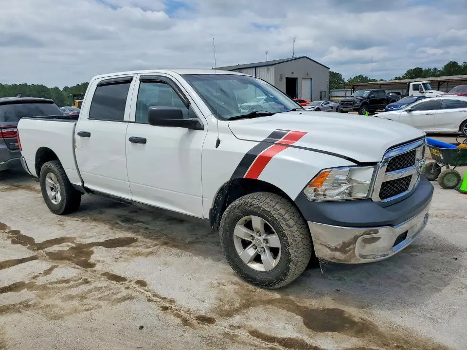 2015 RAM 1500 ST  
