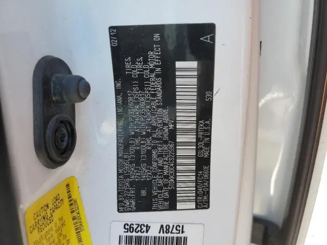 2012 TOYOTA SIENNA LE  