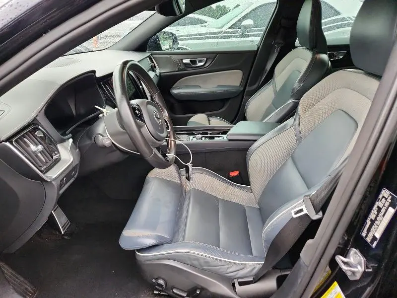2021 VOLVO S60 T5 R-DESIGN  