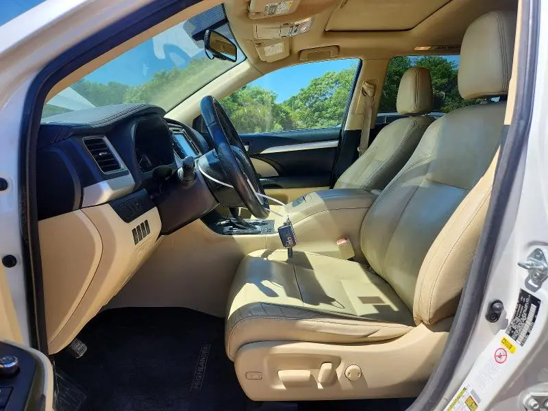 2016 TOYOTA HIGHLANDER XLE  