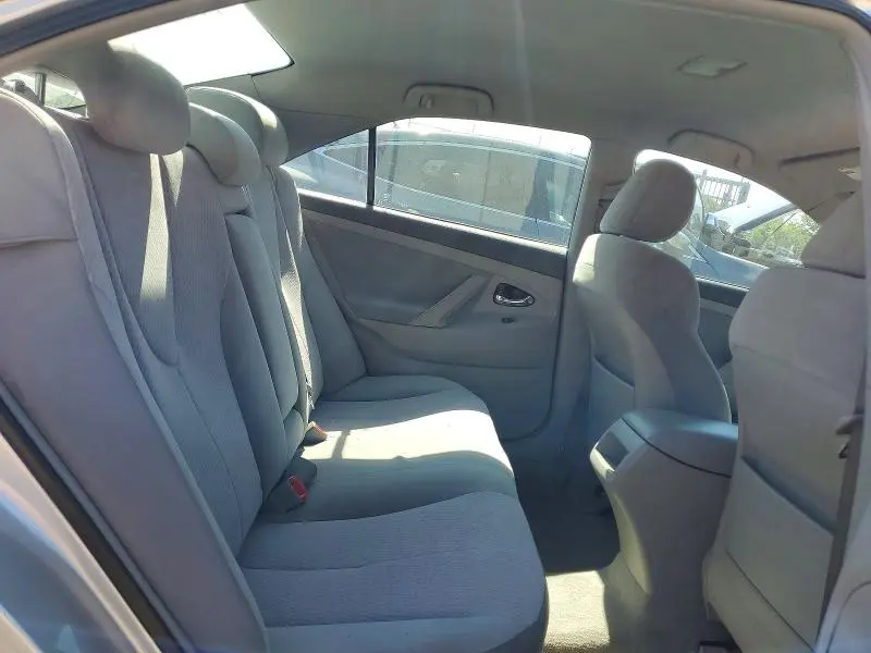 2010 TOYOTA CAMRY LE V6  