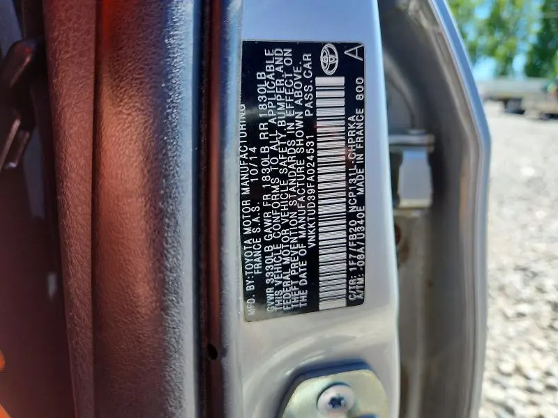 2015 TOYOTA YARIS 5-DOOR LE  