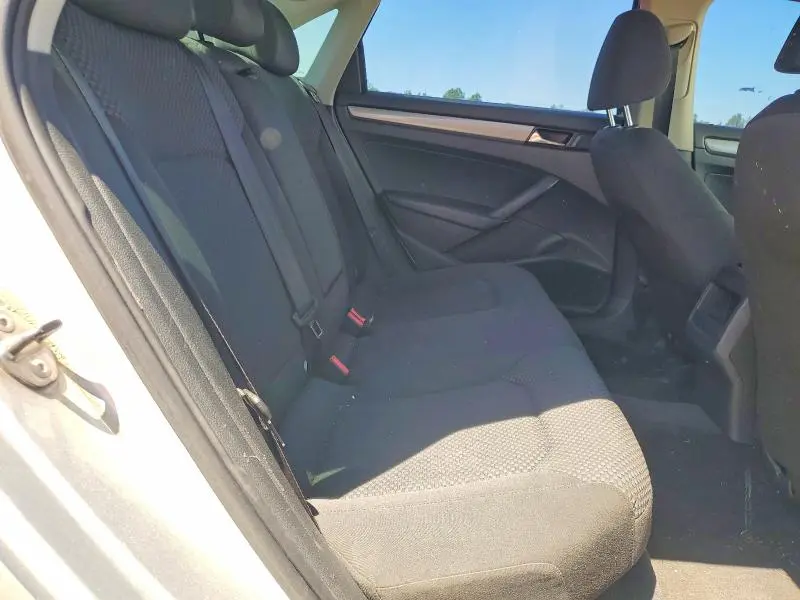 2012 VOLKSWAGEN PASSAT S  